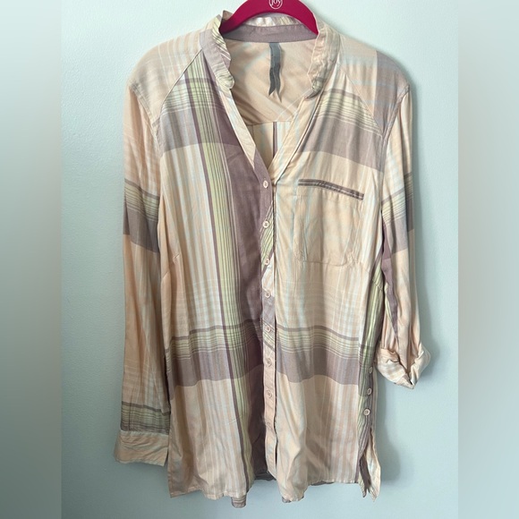 Melissa McCarthy women’s button down shirt size Medium - Picture 1 of 4